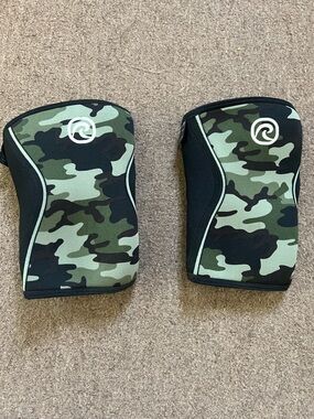 Rehband RX 7mm Knee Sleeves - Pair - Medium - Camo